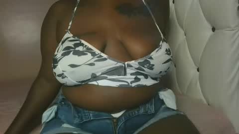 thick_godess online show from 15, 10, 2025