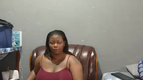 Snapshot of thickcaramel_p chatting on 10, 3, 2025 phindy online show from 10, 3, 2025