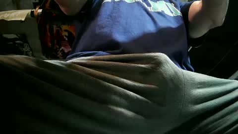 Snapshot of thickcock37 chatting on 14, 10, 2025 Thickcock37 online show from 14, 10, 2025