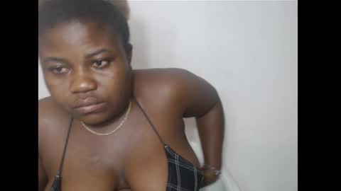 Snapshot of thickebonny7 chatting on 3, 2, 2026 thickebonny7 online show from 3, 2, 2026