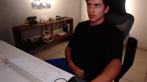 Snapshot of thieves_us chatting on 1, 2, 2026 thieves_us online show from 1, 2, 2026