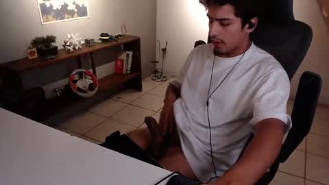 Snapshot of thieves_us chatting on 4, 2, 2026 thieves_us online show from 4, 2, 2026