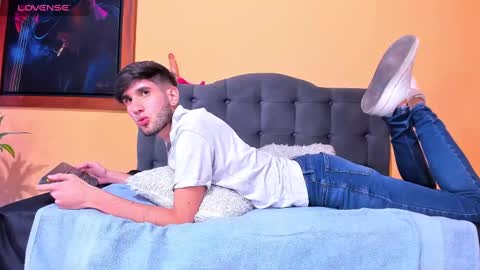 Snapshot of thiiago_tay chatting on 16, 12, 2024 Thiiago online show from 16, 12, 2024