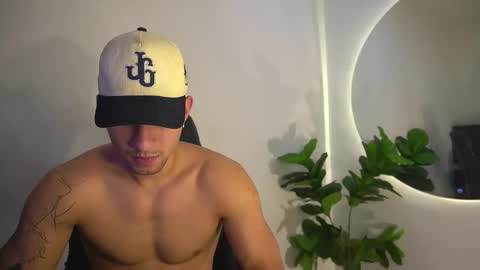 Snapshot of thin_tommy11 chatting on 1, 5, 2026 thin_tommy11 online show from 1, 5, 2026