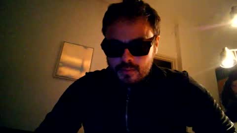 Thinking About This New Girl online show from 17, 11, 2025