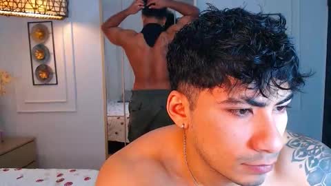 MICHAEL AND CRISS online show from 19, 12, 2025