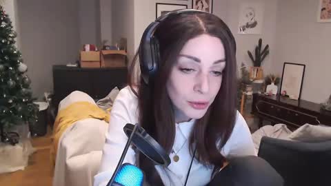 Snapshot of thirstypickle chatting on 2, 1, 2025 Sarra Rhies online show from 2, 1, 2025