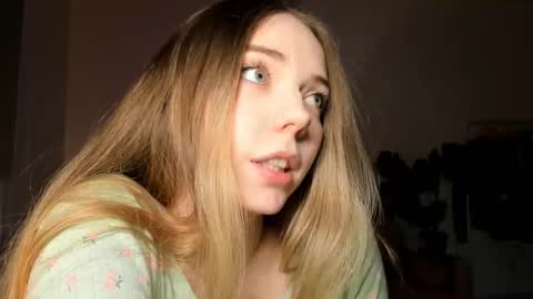 Snapshot of thisisamelia chatting on 28, 2, 2025 Amelia shows on mondays fridays and sundays if anything changes im giving updates on my fansly online show from 28, 2, 2025