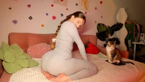 Snapshot of thisisamelia chatting on 26, 9, 2025 Amelia shows on mondays fridays and sundays if anything changes im giving updates on my fansly online show from 26, 9, 2025