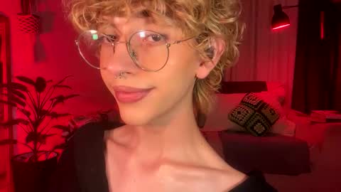 Snapshot of thisisdamiano chatting on 25, 4, 2026 Damiano online show from 25, 4, 2026