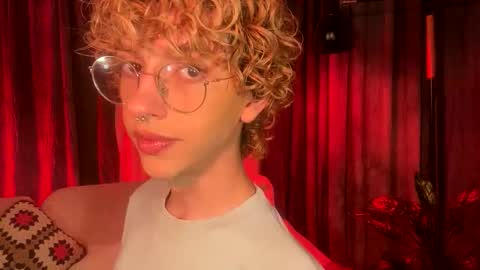 Snapshot of thisisdamiano chatting on 25, 5, 2026 Damiano online show from 25, 5, 2026