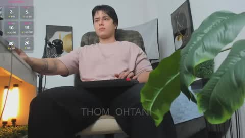 Snapshot of thom_ohtani chatting on 3, 5, 2026 thom_ohtani online show from 3, 5, 2026