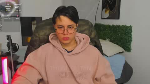 Snapshot of thom_ohtani chatting on 9, 5, 2026 thom_ohtani online show from 9, 5, 2026