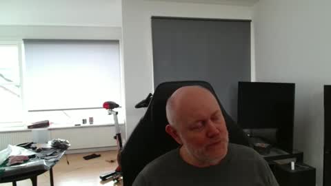 thomas315627 online show from 14, 4, 2026