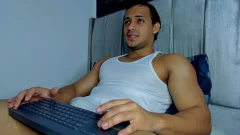 Snapshot of thomas__wayne chatting on 6, 7, 2026 Thomas online show from 6, 7, 2026
