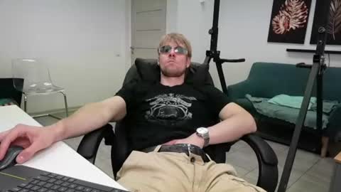 Snapshot of thomas_brons chatting on 26, 6, 2026 THOMAS BRONS online show from 26, 6, 2026