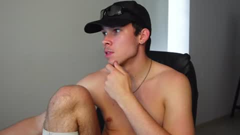 Snapshot of thomas_brons chatting on 4, 7, 2026 THOMAS BRONS online show from 4, 7, 2026
