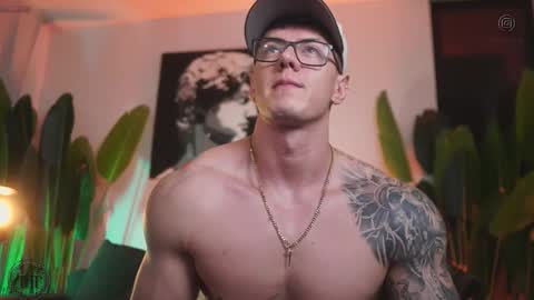 Snapshot of thomas_falcon1 chatting on 29, 11, 2025 Thomas Falcon online show from 29, 11, 2025