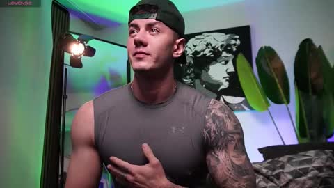 Snapshot of thomas_falcon1 chatting on 7, 2, 2026 Thomas Falcon online show from 7, 2, 2026