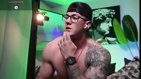 Snapshot of thomas_falcon1 chatting on 11, 2, 2026 Thomas Falcon online show from 11, 2, 2026