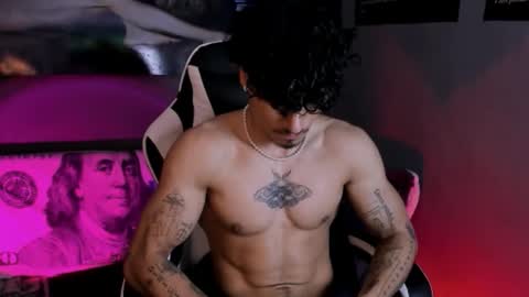 Snapshot of thomas_fit1 chatting on 26, 3, 2026 Thomas 3 JUST STAY AND BE MY LAST LOVE online show from 26, 3, 2026
