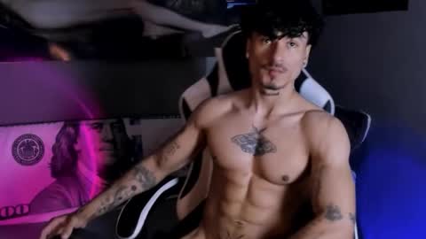 Snapshot of thomas_fit1 chatting on 27, 3, 2026 Thomas 3 JUST STAY AND BE MY LAST LOVE online show from 27, 3, 2026
