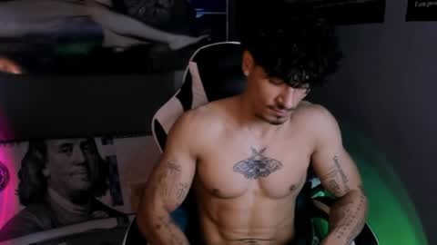 Snapshot of thomas_fit1 chatting on 28, 3, 2026 Thomas 3 JUST STAY AND BE MY LAST LOVE online show from 28, 3, 2026