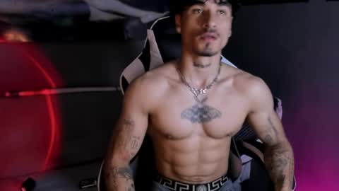 Snapshot of thomas_fit1 chatting on 1, 4, 2026 Thomas 3 JUST STAY AND BE MY LAST LOVE online show from 1, 4, 2026