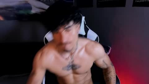 Snapshot of thomas_fit1 chatting on 6, 4, 2026 Thomas 3 JUST STAY AND BE MY LAST LOVE online show from 6, 4, 2026