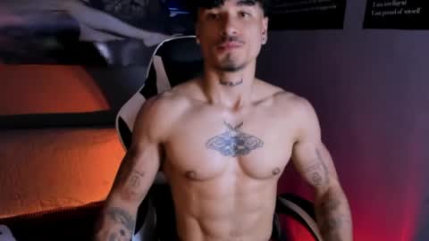 Snapshot of thomas_fit1 chatting on 7, 4, 2026 Thomas 3 JUST STAY AND BE MY LAST LOVE online show from 7, 4, 2026
