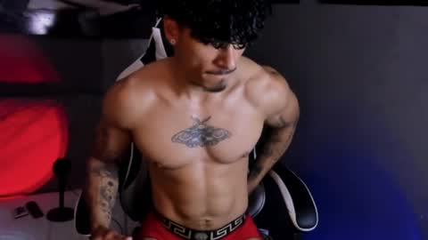 Snapshot of thomas_fit1 chatting on 14, 4, 2026 Thomas 3 JUST STAY AND BE MY LAST LOVE online show from 14, 4, 2026