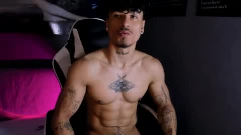 Snapshot of thomas_fit1 chatting on 15, 4, 2026 Thomas 3 JUST STAY AND BE MY LAST LOVE online show from 15, 4, 2026