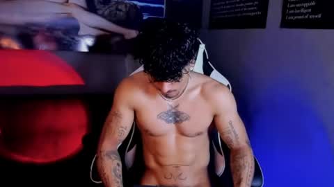 Snapshot of thomas_fit1 chatting on 29, 4, 2026 Thomas 3 JUST STAY AND BE MY LAST LOVE online show from 29, 4, 2026