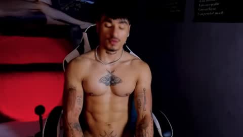 Snapshot of thomas_fit1 chatting on 30, 4, 2026 Thomas 3 JUST STAY AND BE MY LAST LOVE online show from 30, 4, 2026