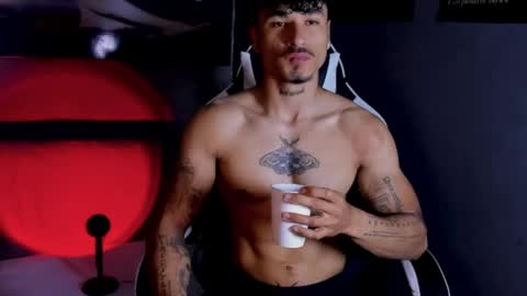 Snapshot of thomas_fit1 chatting on 5, 5, 2026 Thomas 3 JUST STAY AND BE MY LAST LOVE online show from 5, 5, 2026