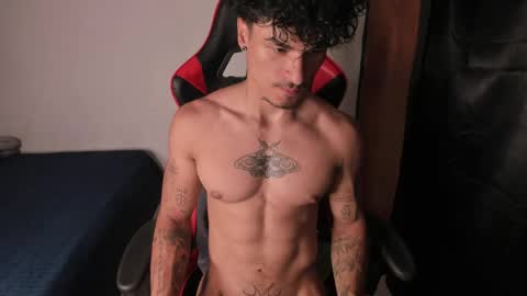 Snapshot of thomas_fit1 chatting on 25, 5, 2026 Thomas 3 JUST STAY AND BE MY LAST LOVE online show from 25, 5, 2026