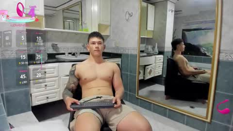 Snapshot of thomas_moon_ chatting on 26, 9, 2025 Thomas online show from 26, 9, 2025