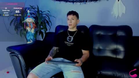 Snapshot of thomas_moon_ chatting on 12, 10, 2025 Thomas online show from 12, 10, 2025