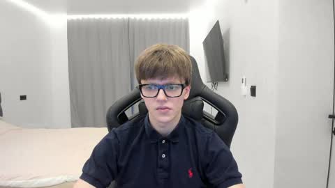 Snapshot of thomas_shelbivip chatting on 29, 4, 2026 Tomas online show from 29, 4, 2026