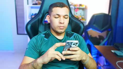 Snapshot of thomascollins__ chatting on 24, 10, 2025 Thomas online show from 24, 10, 2025