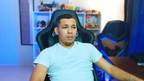 Snapshot of thomascollins__ chatting on 26, 10, 2025 Thomas online show from 26, 10, 2025