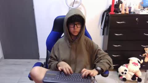 Snapshot of thomascooper_cams chatting on 21, 4, 2026 VALERIA online show from 21, 4, 2026
