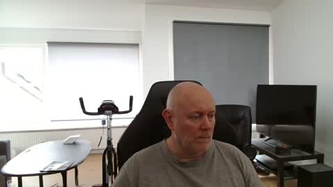 thomash32 online show from 19, 9, 2025