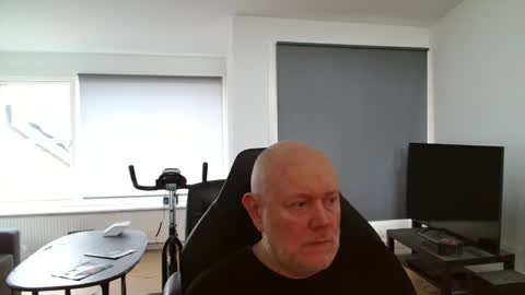 thomash32 online show from 14, 10, 2025