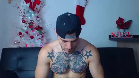 Snapshot of thomashoward31 chatting on 18, 12, 2025 Thomas online show from 18, 12, 2025