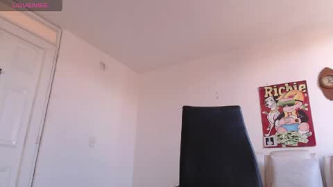 Snapshot of thomasjons chatting on 25, 4, 2026 thomasjons online show from 25, 4, 2026