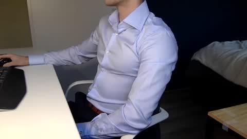 Snapshot of thomast21kl90 chatting on 9, 11, 2025 Thomas online show from 9, 11, 2025