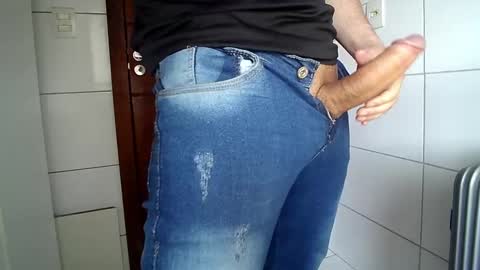 Snapshot of thomaz__ chatting on 25, 9, 2025 thomaz__ online show from 25, 9, 2025