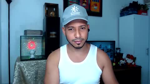 Snapshot of thommerxxx chatting on 12, 1, 2026 Thom online show from 12, 1, 2026