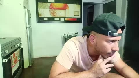 Snapshot of thommerxxx chatting on 26, 5, 2026 Thom online show from 26, 5, 2026